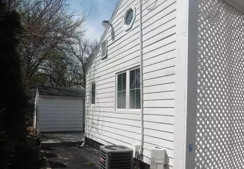 3946 50th St, Des Moines, IA 50310 photo 6