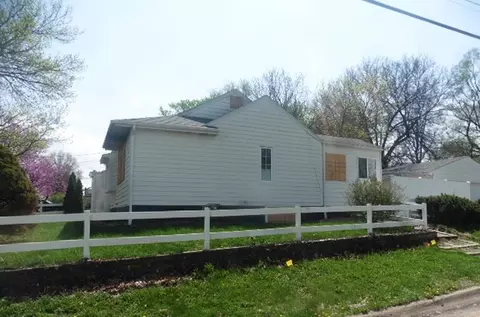 3946 50th St, Des Moines, IA 50310 photo 2