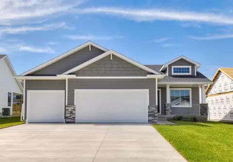 1642 22nd Ave SE, Altoona, IA 50009