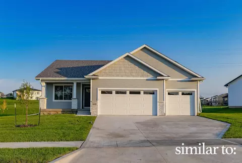 16318 Ironwood Ln, Urbandale, IA 50323