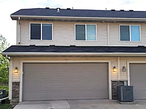 1401 N 6th St #12, Indianola, IA 50125