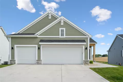 2924 Primrose Ln, Pella, IA 50219