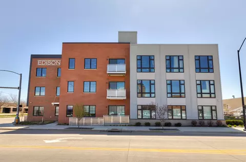 450 SW 7th St #304, Des Moines, IA 50309