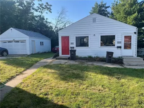 1208 West St, Des Moines, IA 50315