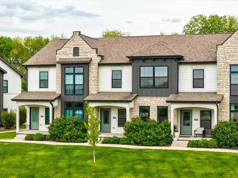 6460 Galleria Dr #3102, West Des Moines, IA 50266