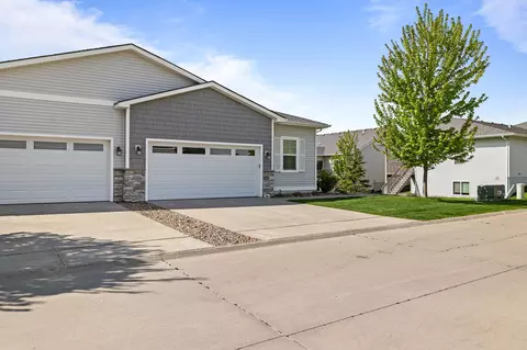 9288 Primo Ln, West Des Moines, IA 50266