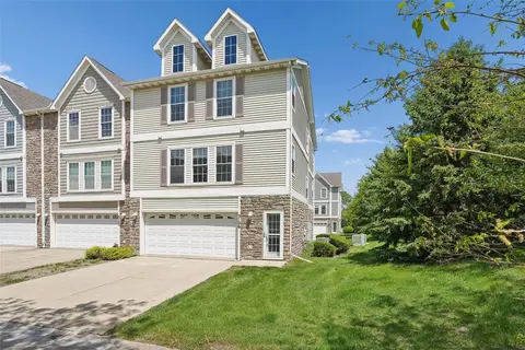 8302 Westown Pkwy #3106, West Des Moines, IA 50266