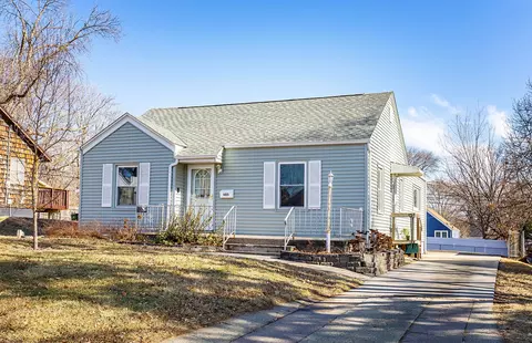 605 11th St, West Des Moines, IA 50265