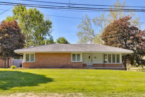 6522 Lincoln Ave, Windsor Heights, IA 50324