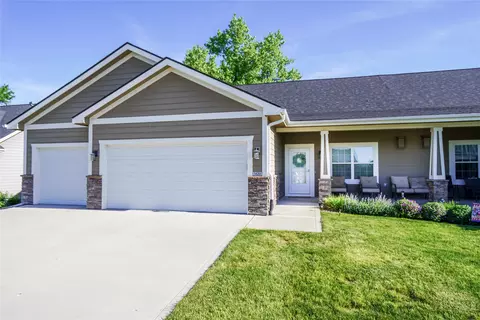 1420 Cardinal Ridge Dr, Newton, IA 50208