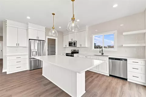 1320 NW Yorktown Dr, Waukee, IA 50263