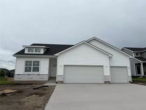 1320 NW Yorktown Dr, Waukee, IA 50263