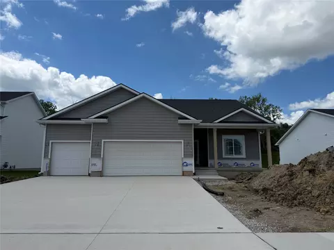 580 NW Georgetown Dr, Waukee, IA 50263