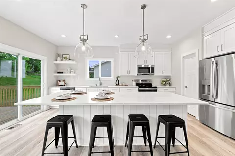 580 NW Georgetown Dr, Waukee, IA 50263
