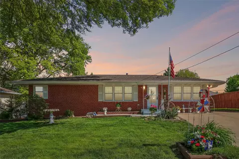 118 Gepke Pkwy, Des Moines, IA 50320