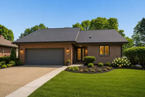 609 Valley West Dr, West Des Moines, IA 50265
