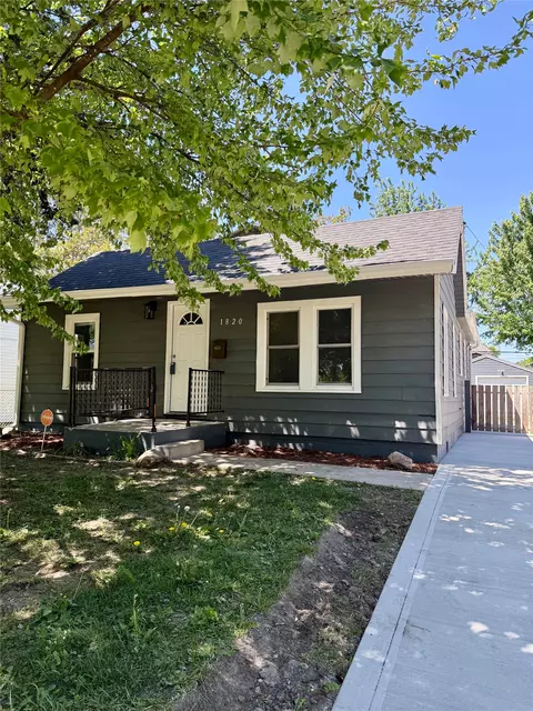 1820 E 25th St, Des Moines, IA 50317