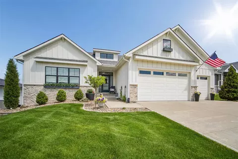 1706 Peaceful Cir, Norwalk, IA 50211