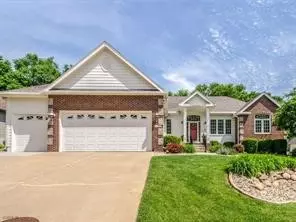 12233 Oak Brook Dr, Urbandale, IA 50323