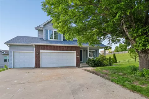 6914 Aubrey Ct, Johnston, IA 50131