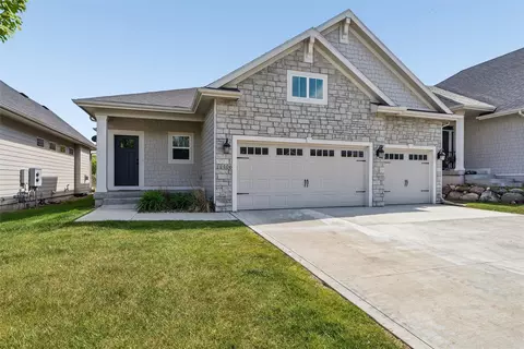 14406 Holcomb Ave, Urbandale, IA 50323