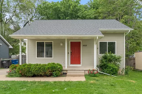 2608 Maury St, Des Moines, IA 50317