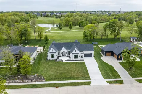 108 Iron Dr, Huxley, IA 50124