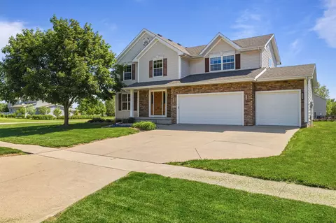 6121 NW 50th St, Johnston, IA 50131