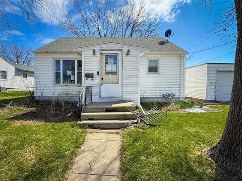 517 3rd St SE, Clarion, IA 50525