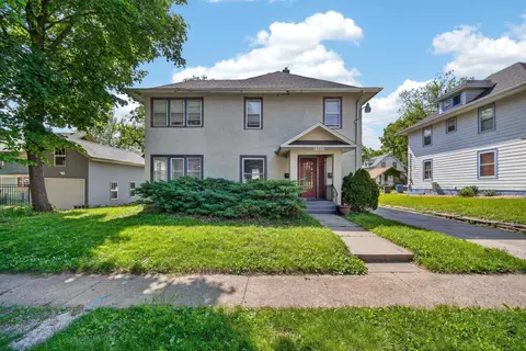 1064 27th St, Des Moines, IA 50311