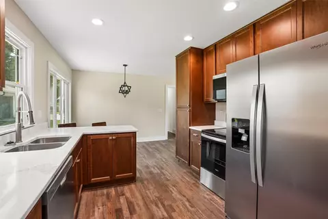 902 E 14th St S, Newton, IA 50208