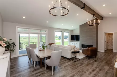 16320 Northpark Dr, Urbandale, IA 50323