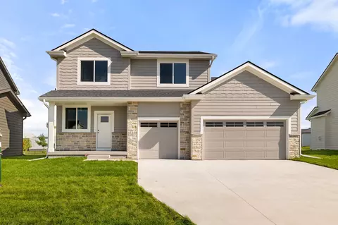 17230 Northview Dr, Urbandale, IA 50323