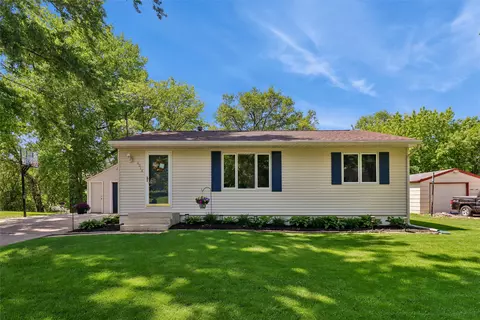 4314 SE 10th St, Des Moines, IA 50315