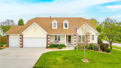 1120 W 16th St S, Newton, IA 50208