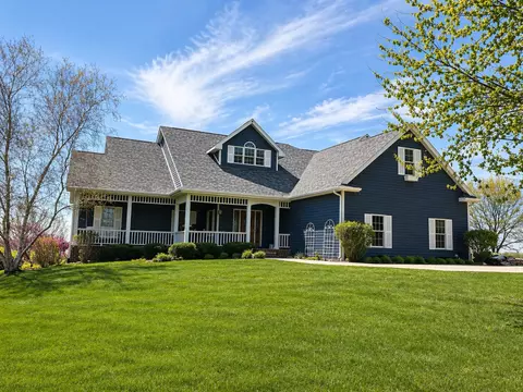 303 S 12th St, Guthrie Center, IA 50115