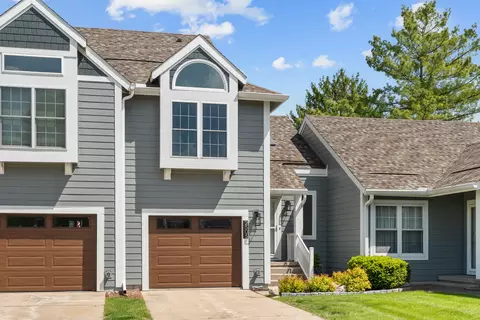 2505 82nd St, Urbandale, IA 50322
