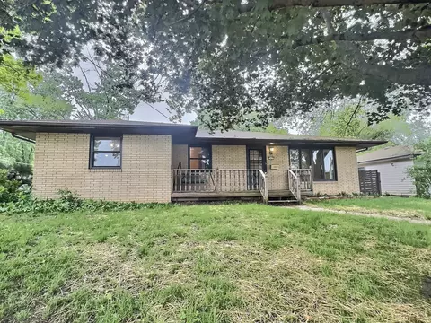 2925 E 41st St, Des Moines, IA 50317