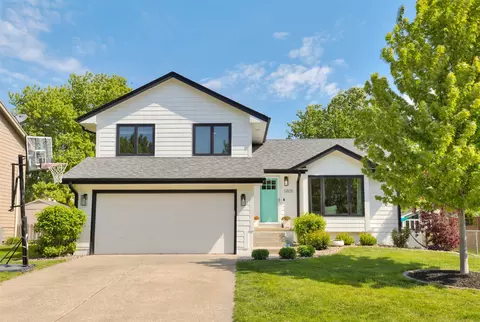 5805 Pleasant St, West Des Moines, IA 50266