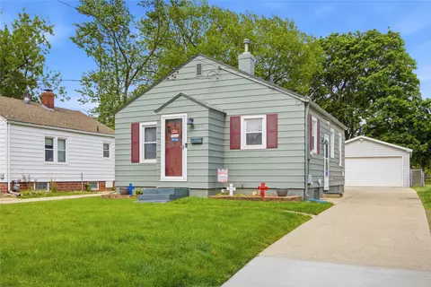2613 53rd St, Des Moines, IA 50310