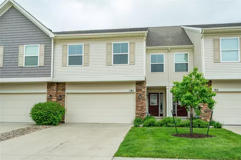 197 79th St, West Des Moines, IA 50266