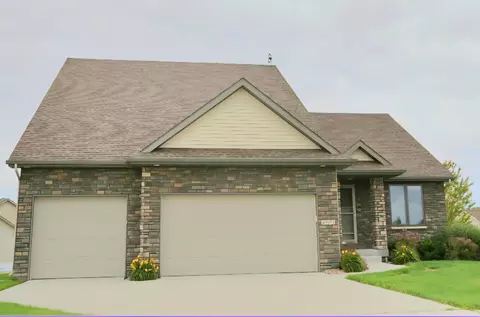 4951 E Hull Ave, Des Moines, IA 50317