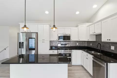 1457 Marina Cove Dr, Polk City, IA 50226