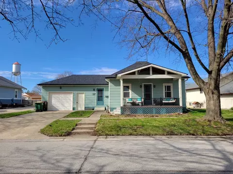 317 E Washington St, Winterset, IA 50273