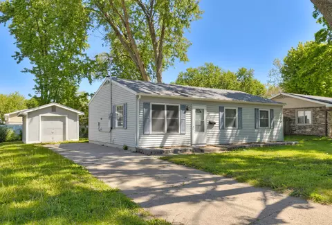 4030 E Seneca Ave, Des Moines, IA 50317
