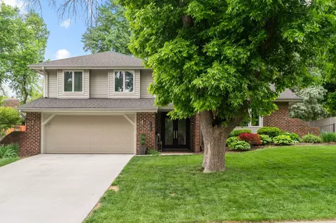 612 34th Pl, West Des Moines, IA 50265