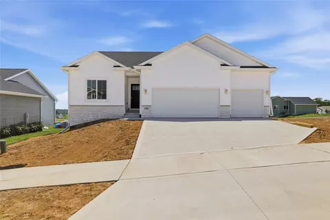722 W Wright Rd, Norwalk, IA 50211