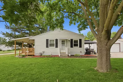 2601 E 40th St, Des Moines, IA 50317