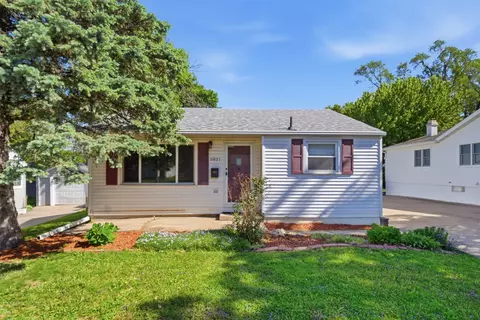 5821 Clark St, Des Moines, IA 50311