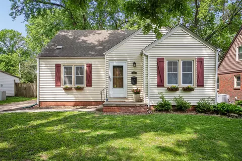 3014 44th St, Des Moines, IA 50310